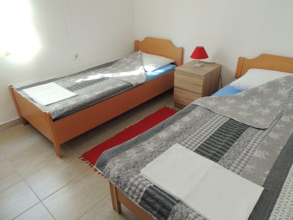 Apartman Tea Karlobag Kültér fotó